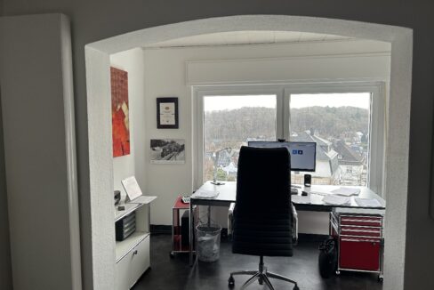 Zimmer EG derzeit Büronutzung