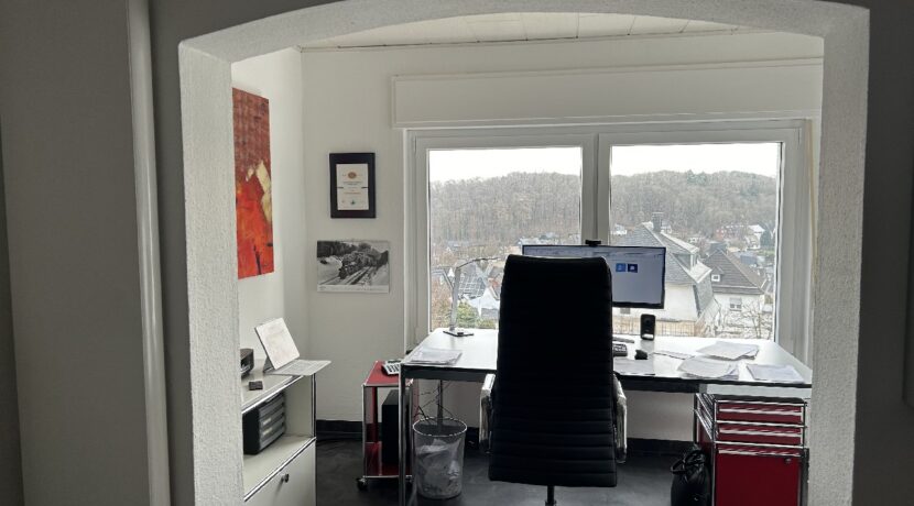 Zimmer EG derzeit Büronutzung