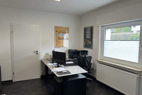 Zimmer EG derzeit Büronutzung