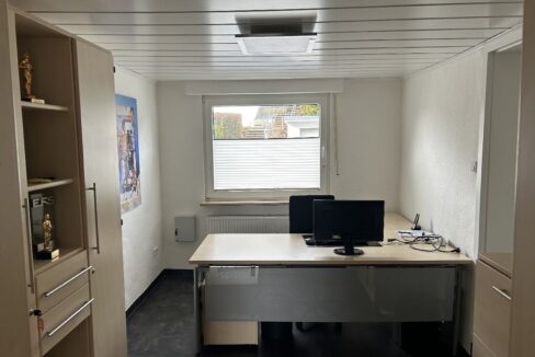 Zimmer EG derzeit Büronutzung