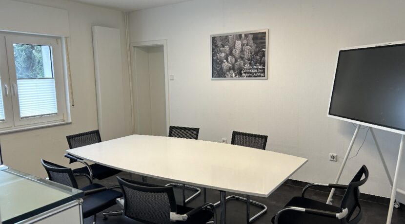 Zimmer EG derzeit Büronutzung