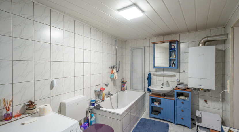 Badezimmer EG rechts