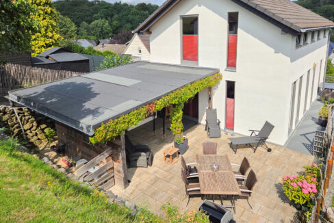 Blick vom Garten aufs Haus