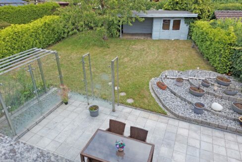 Blick in den Garten aus dem DG