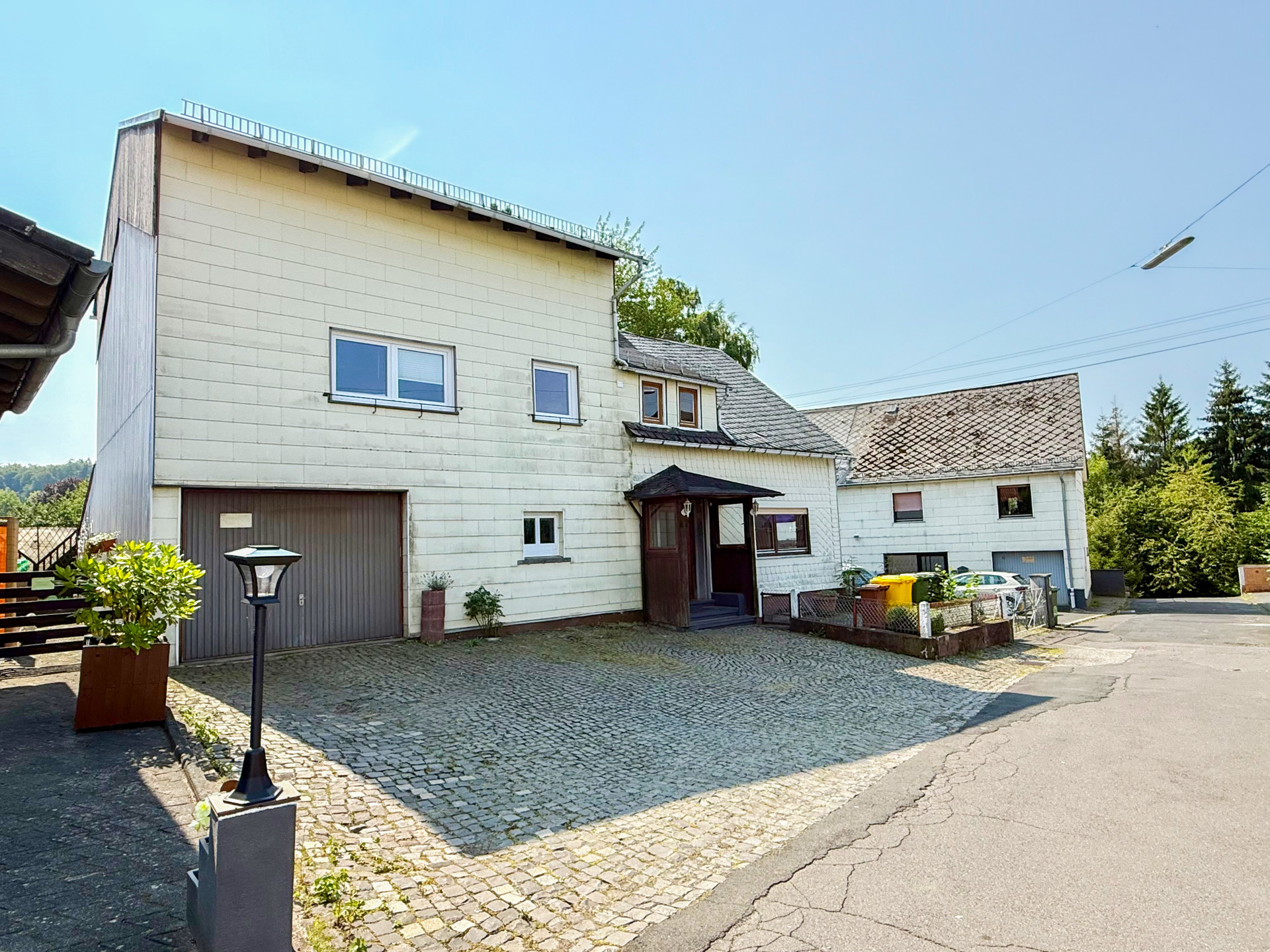 EFH mit 2 Einheiten – Ideal für Mehgenerationenhaushalt! 2km bis Bad Marienberg!