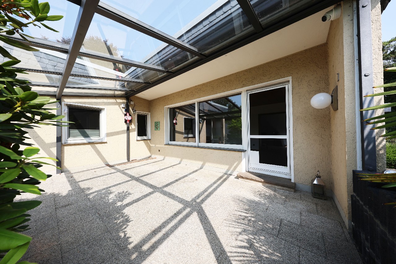 Freistehender Bungalow, ca. 123 m² Wohnfläche, 850 m² Grundstück, Garage …