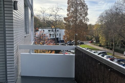 Balkon mit Blick auf die Haumannplatzwiese