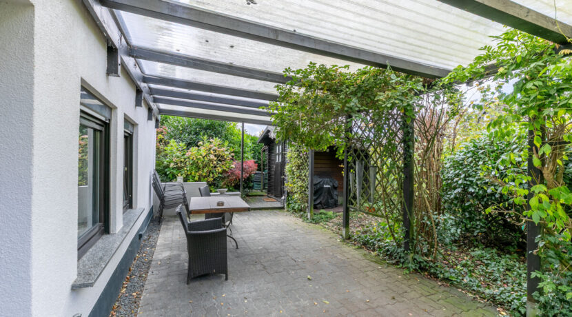 Überdachte Terrasse