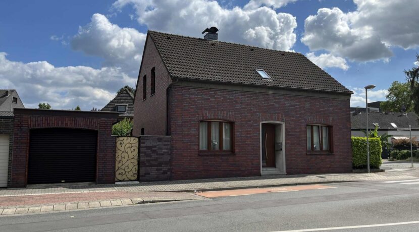 Freistehendes Einfamilienhaus in Moers-Asberg