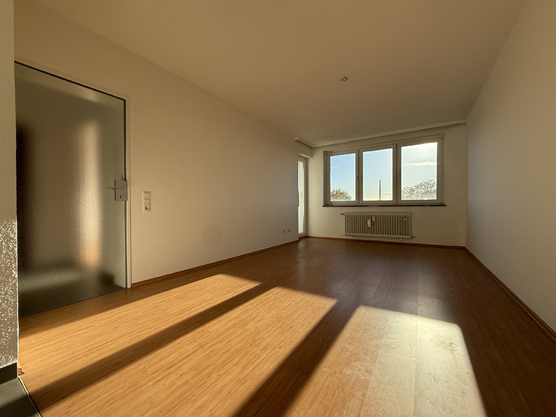 BEZUGSFERTIGE ETW ZU VERKAUFEN – EIGENNUTZER UND KAPITALANLEGER AUFGEPASST!