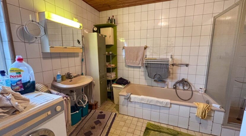 Badezimmer EG