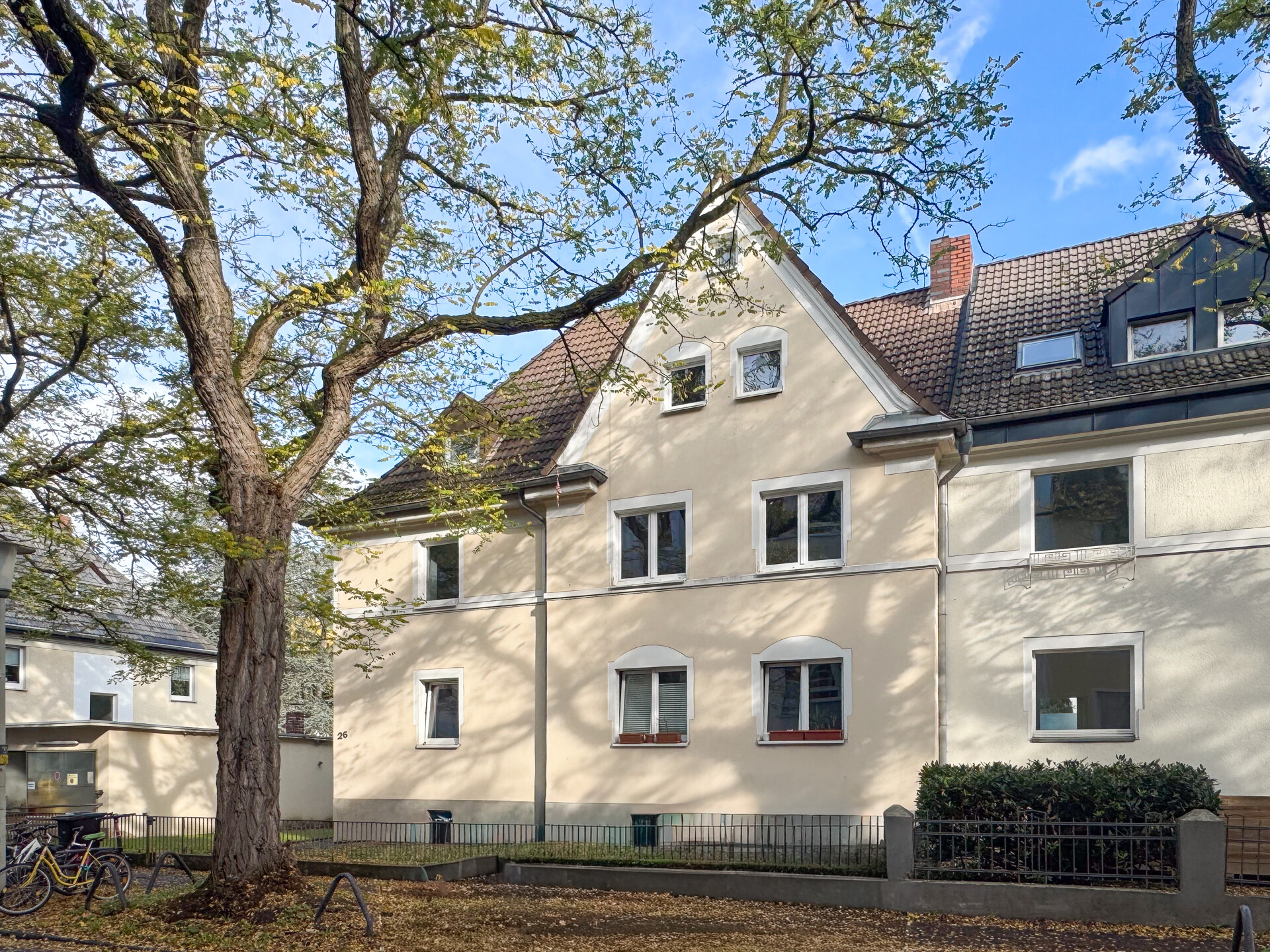 Wohnen mit Charakter! Dreifamilienhaus mit Altbaucharme und Garten in Bonn
