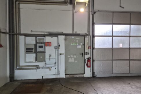 Durchgang zum Bürotrakt