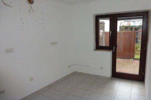 Küche mit Austritt auf die Terrasse