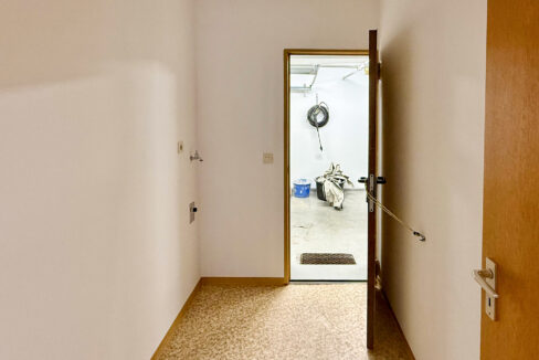 Abstellraum/ Zugang zur Garage