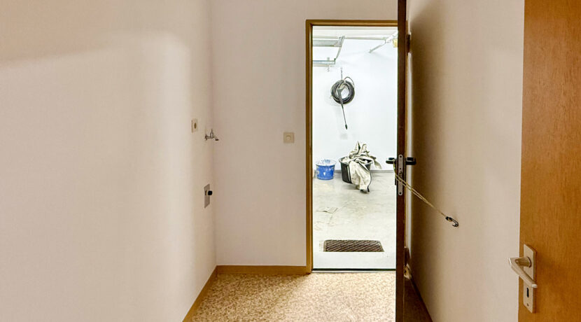 Abstellraum/ Zugang zur Garage