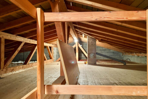 Geräumiger Dachboden