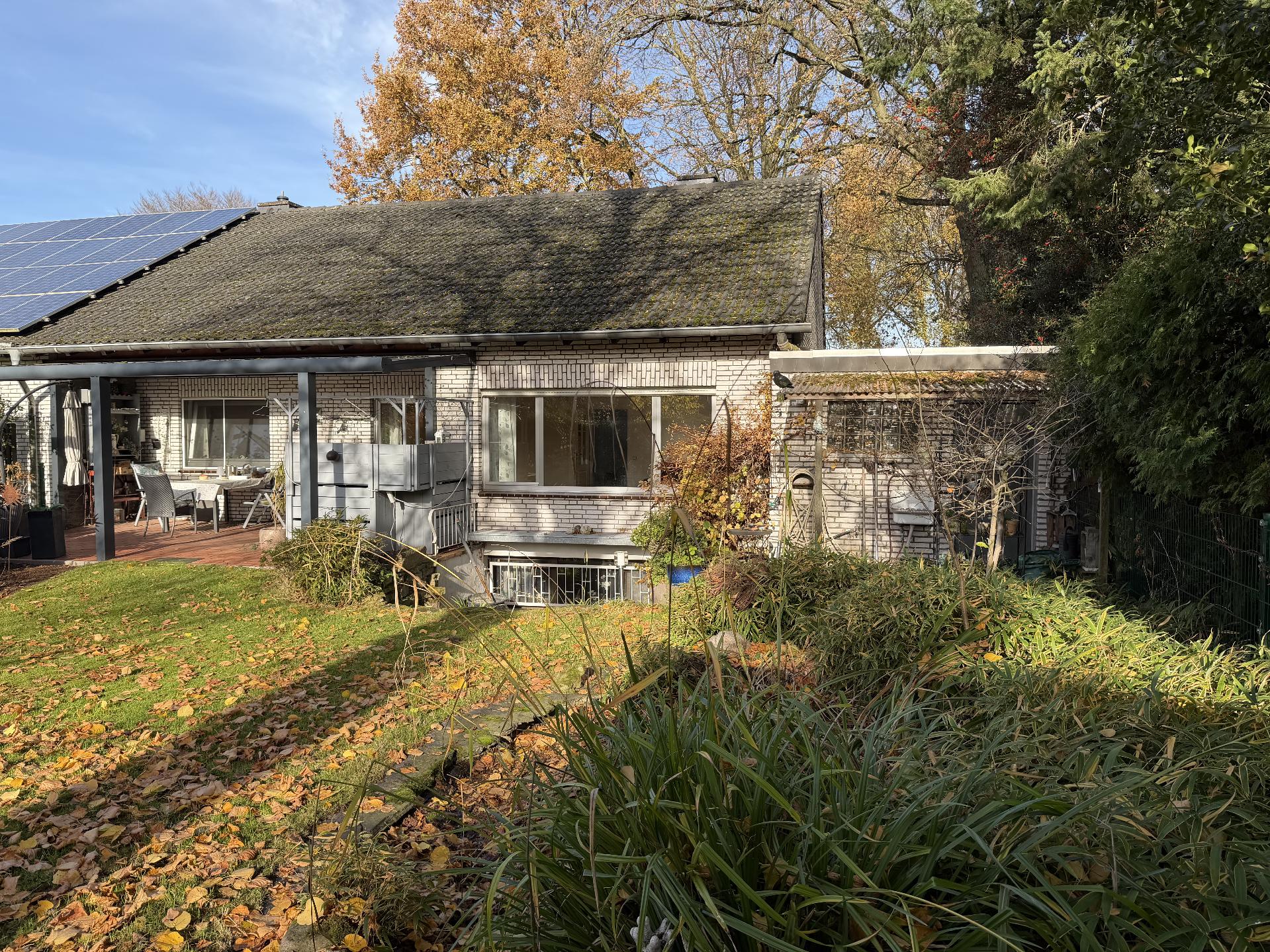 Gesuchte Wohnlage Flüren! Walmdachbungalow mit Doppelgarage in Auesee- Nähe