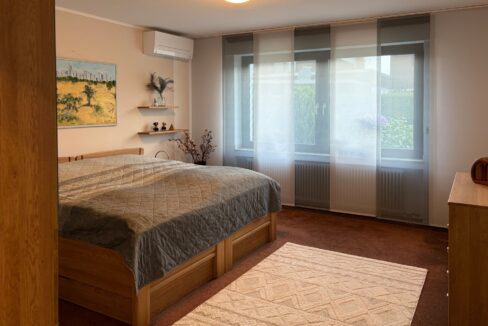 Schlafzimmer 1 mit Klima EG