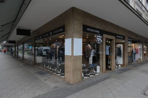 Schaufensterfont (insg. ca 24m)