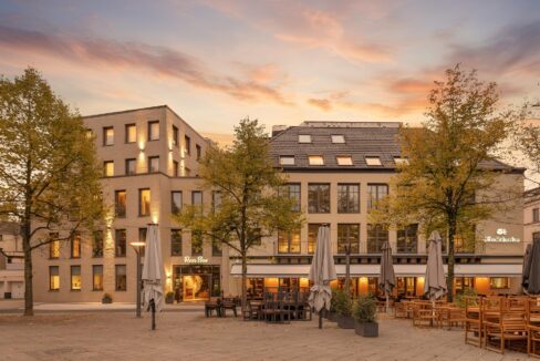 Außenansicht Kirchplatz