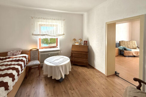 EG Ankleide/Büro/SZ