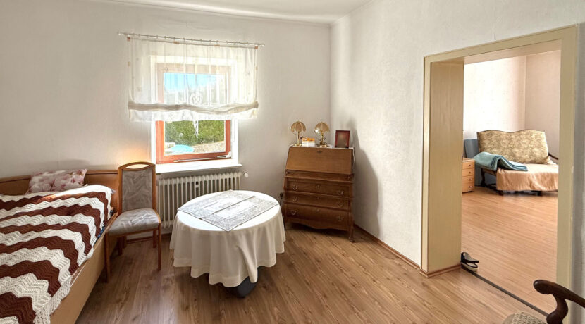 EG Ankleide/Büro/SZ