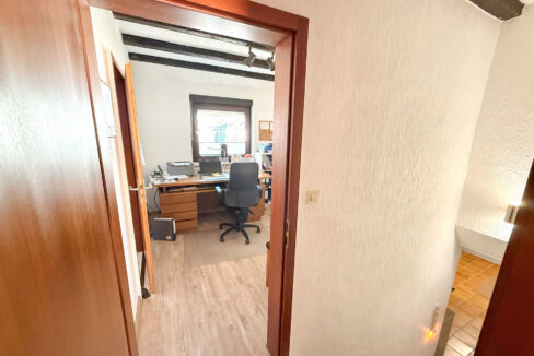 EG Büro (Abgang zum Ladenlokal)