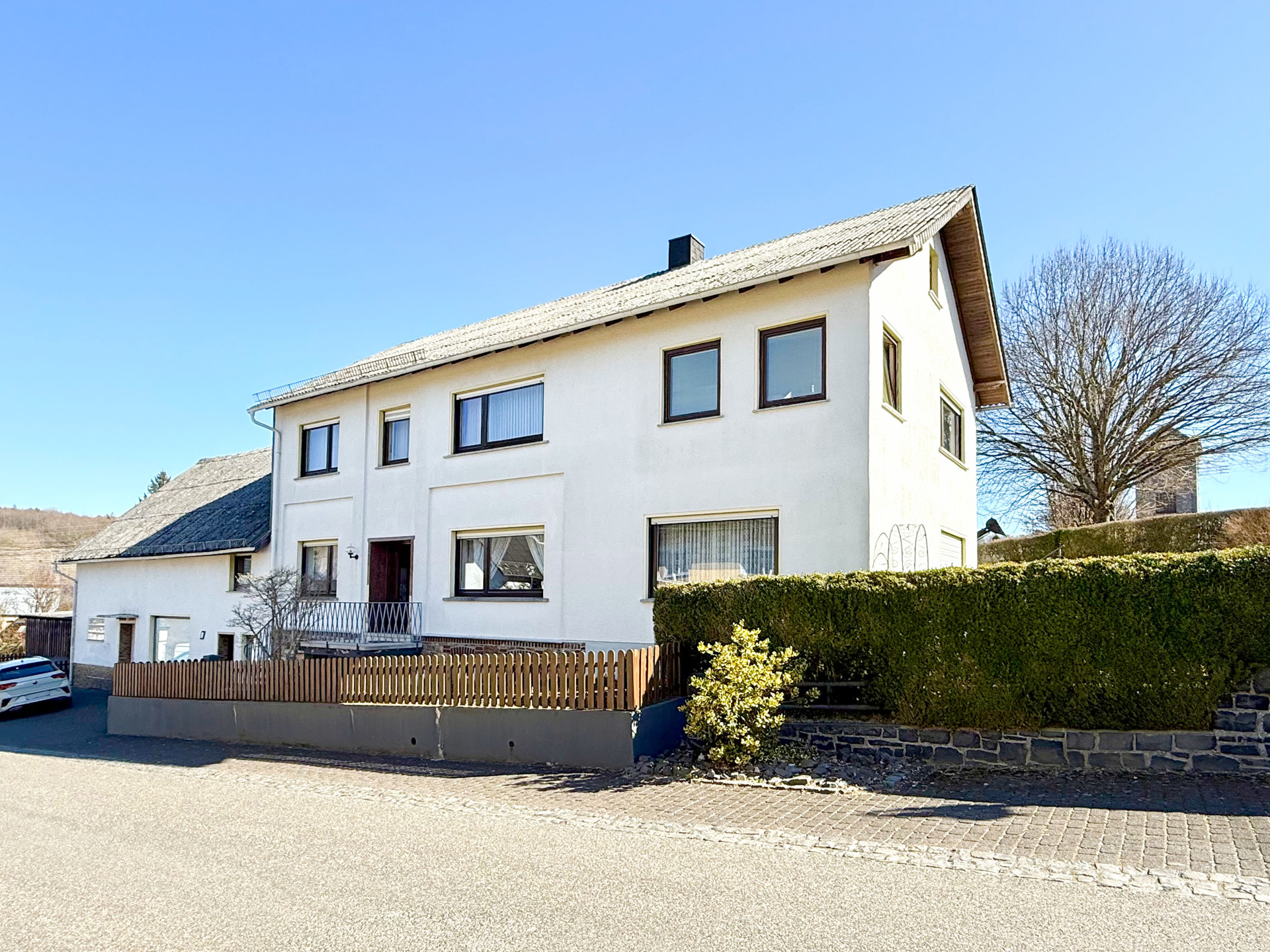 Viel Potential: Großes Wohnhaus mit ehem. Ladenlokal – Wohnen oder als Anlage!