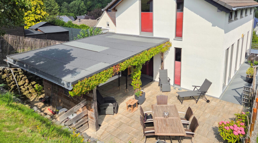 Blick vom Garten aufs Haus