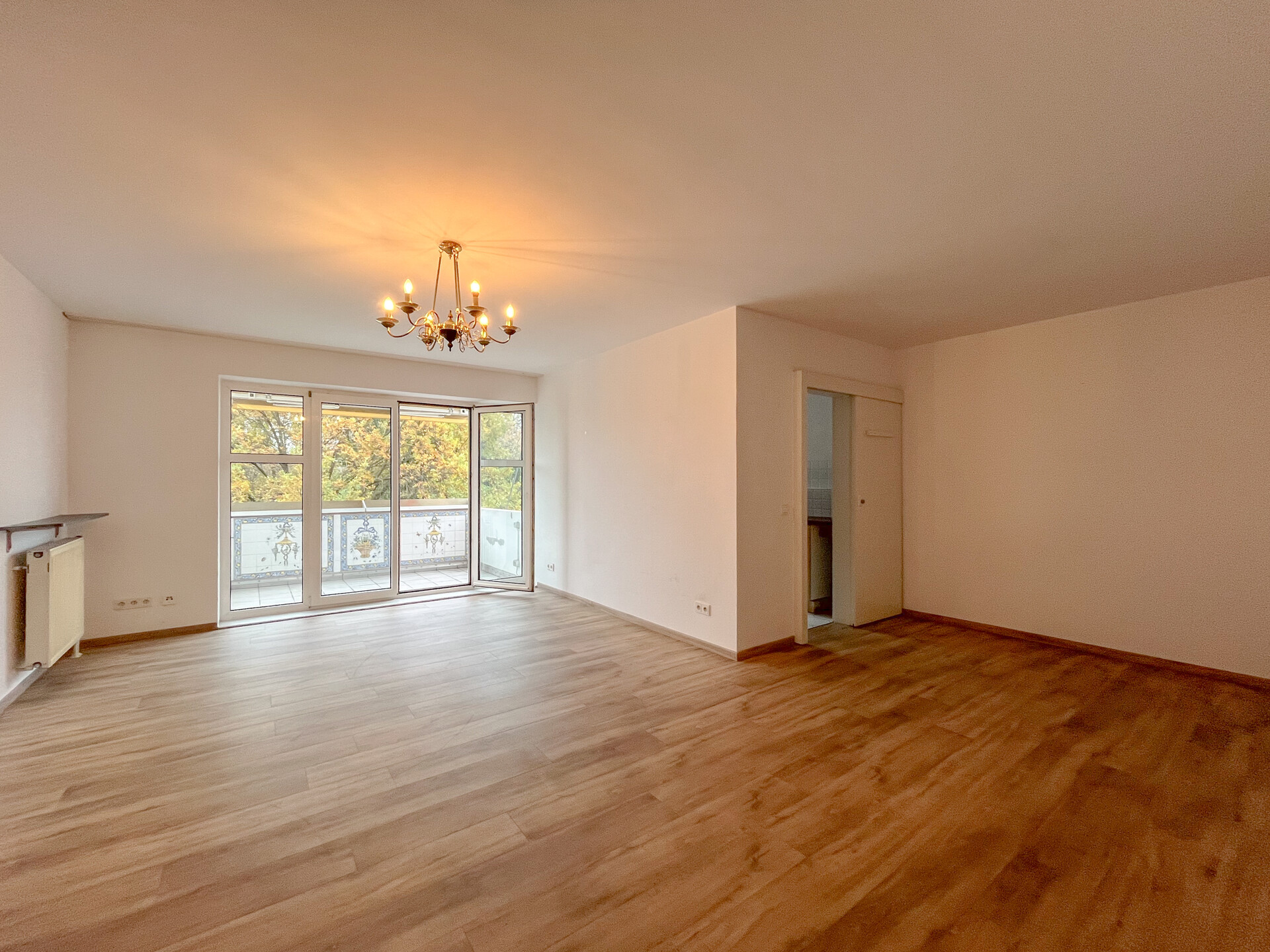 Barrierefreie 3-Zimmer-Wohnung mit zwei Balkonen und Tiefgaragenstellplatz in Zentrumnähe!