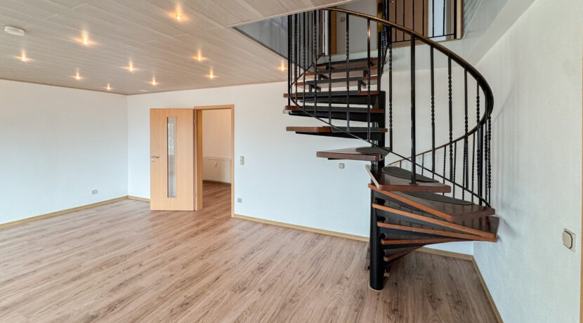 Treppenaufgang ins DG Haus 3a