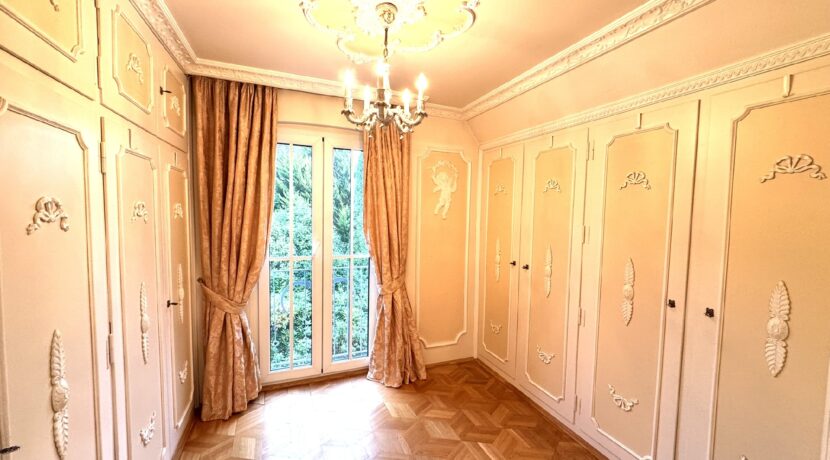 ...mit Ankleidebereich