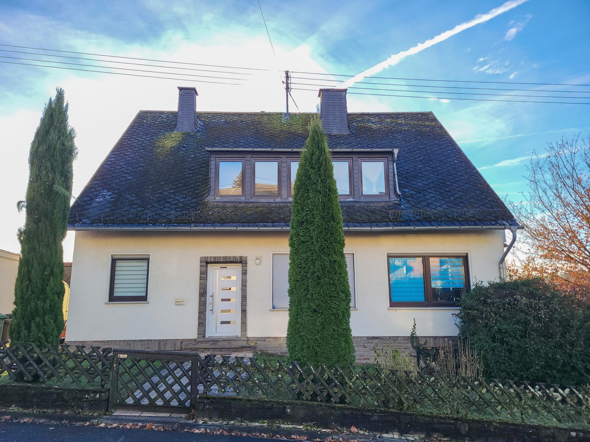 Ein-bis Zweifamilienhaus in der Augst zwischen Koblenz und Montabaur mit unverbaubarer Fernsicht!