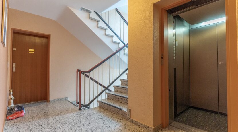 Hausflur mit Aufzug