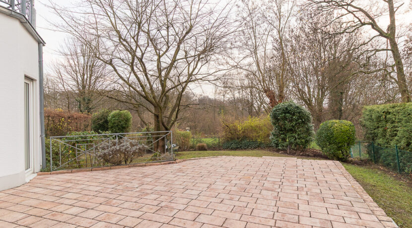 große Sonnenterrasse