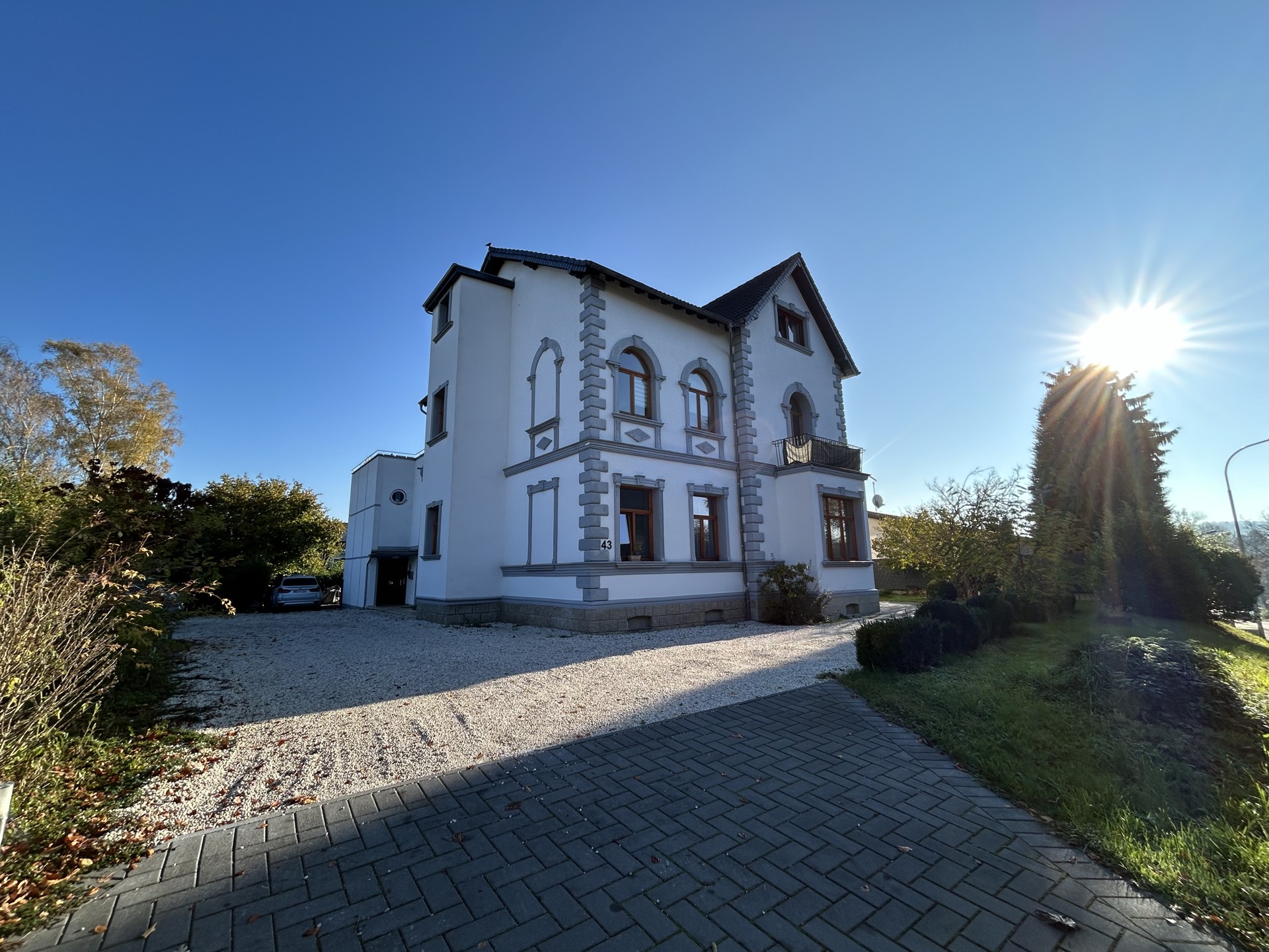 Charmante 4-Zimmer-Wohnung in gepflegter Altbauvilla