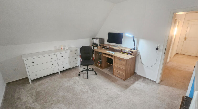 Arbeitszimmer OG