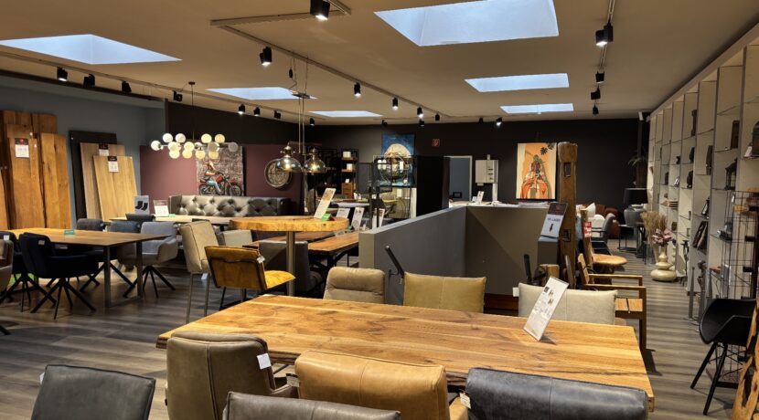 Hinterer Teil mit Treppe zum Lager