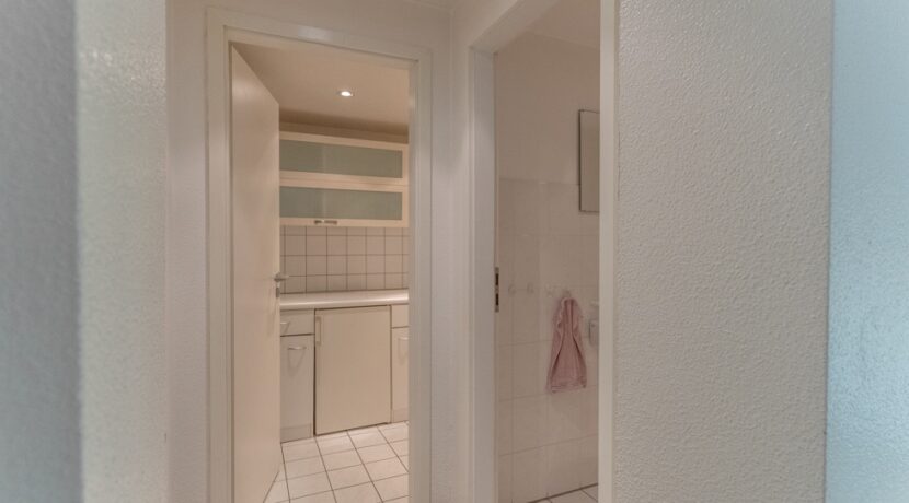 Zwischendiele vor dem WC und der Küche