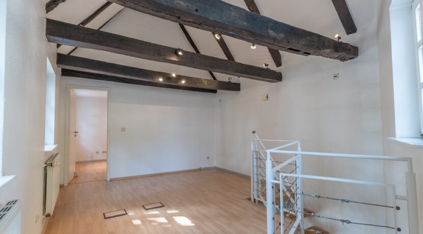 Büro/ Besprechungsraum im OG