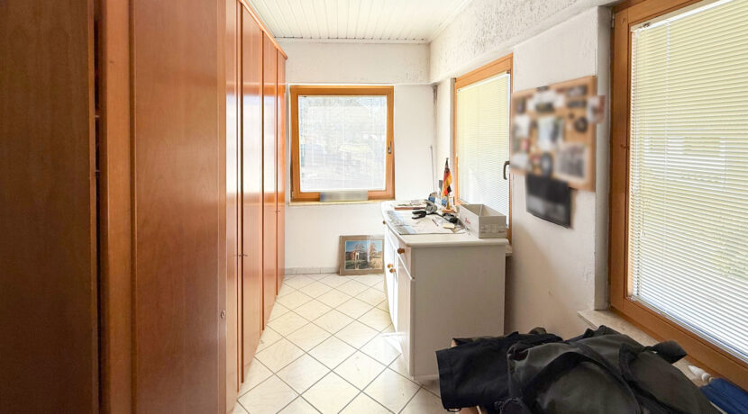 OG ehem. Balkon - Büro/Ankleide