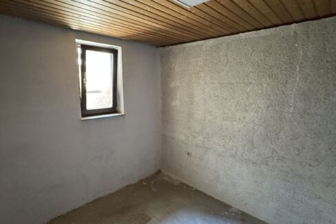 Kellerraum mit Fenster