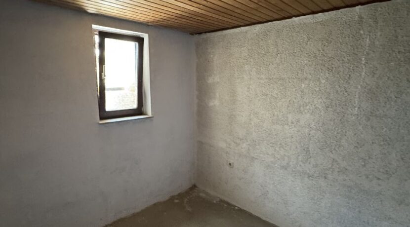 Kellerraum mit Fenster