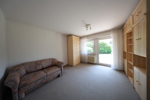 Zimmer im Erdgeschoss mit Terrassenzugang