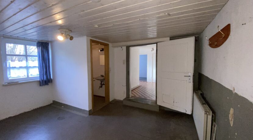 Durchgangsraum zum Stall