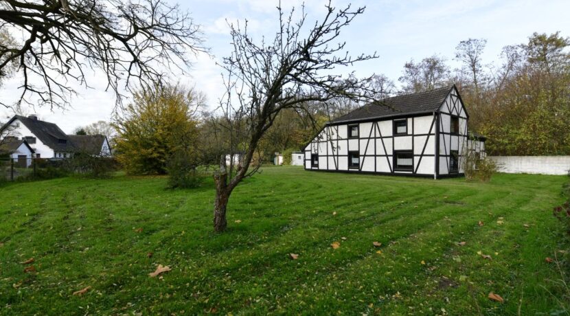 Seiten-/Strassenansicht