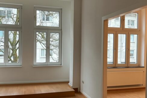 Blick Wohnzimmer zum Esszimmer