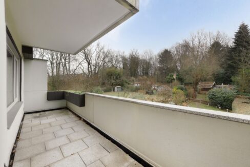 Teilüberdachter Balkon