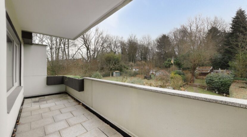 Teilüberdachter Balkon